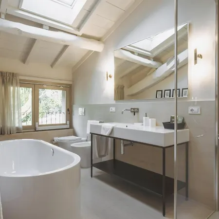 New Fine House With Newly Built Garden マリーナ・ディ・ピエトラサンタ